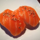 Photo of SUGARFISH by sushi nozawa - New York, NY, United States. Salmon Sushi