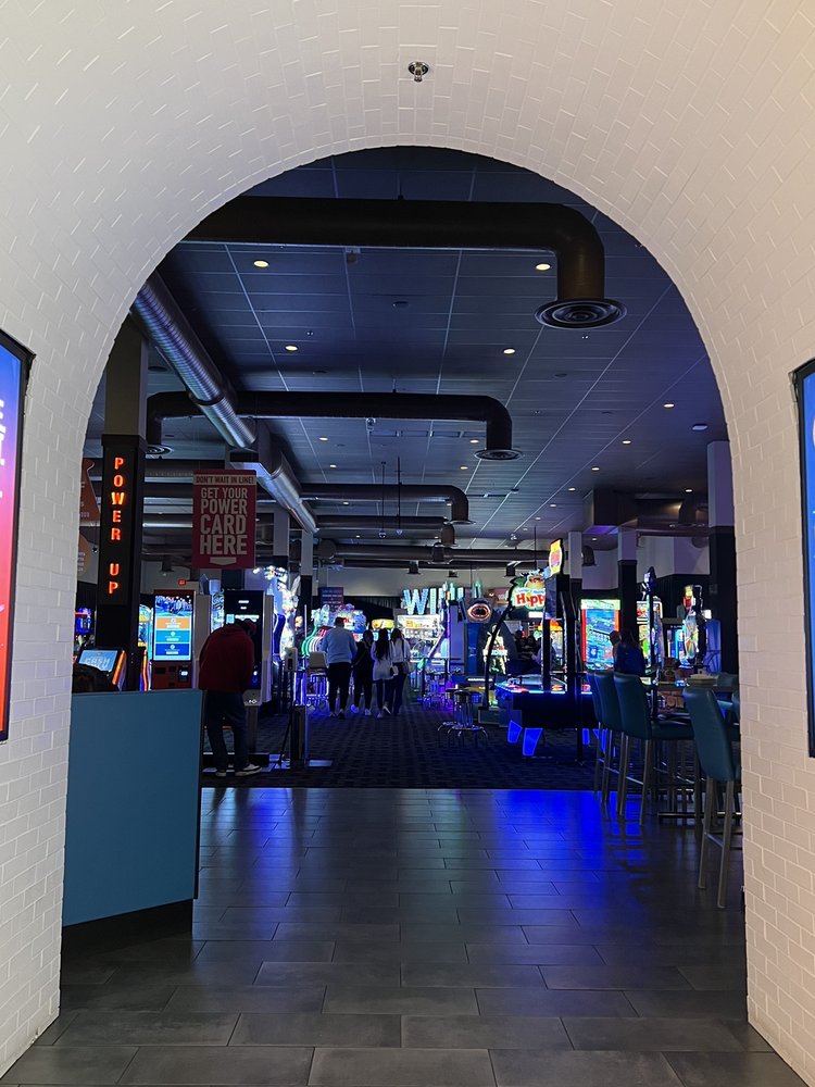 Dave & Buster's Arlington