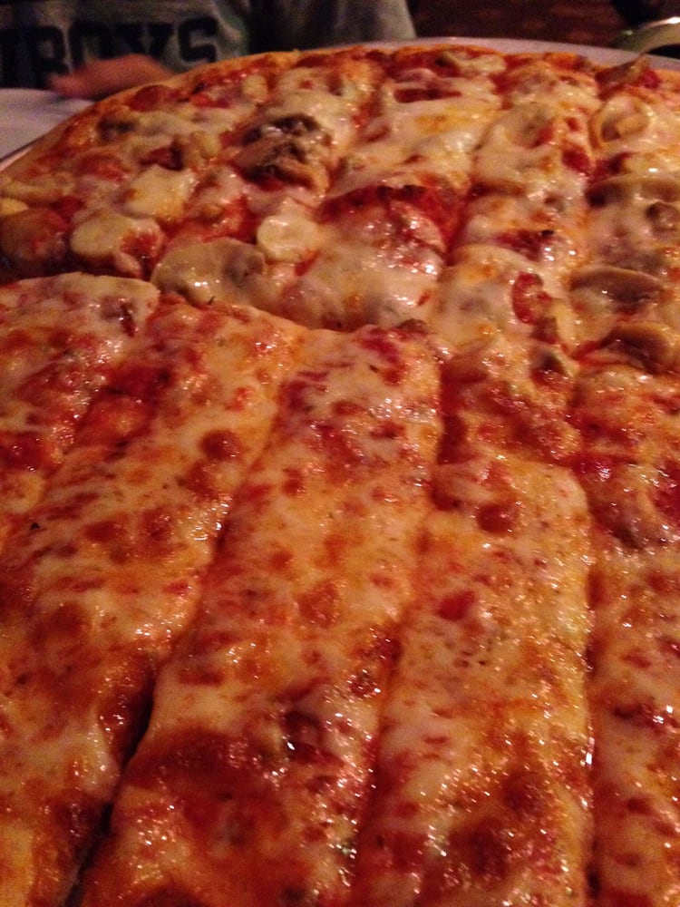 Twin Trees 14 Photos & 25 Reviews Pizza 1100 Avery Ave, Syracuse