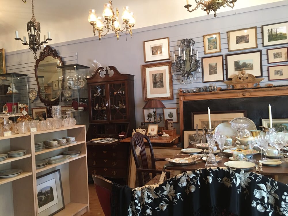 Lori Bilodeau Antiques & Collectibles