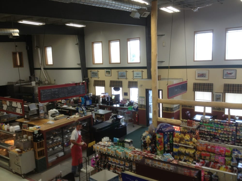 Cloverleaf Grocery Pizza 5970 Highway 11/71, Emo, ON Restaurant