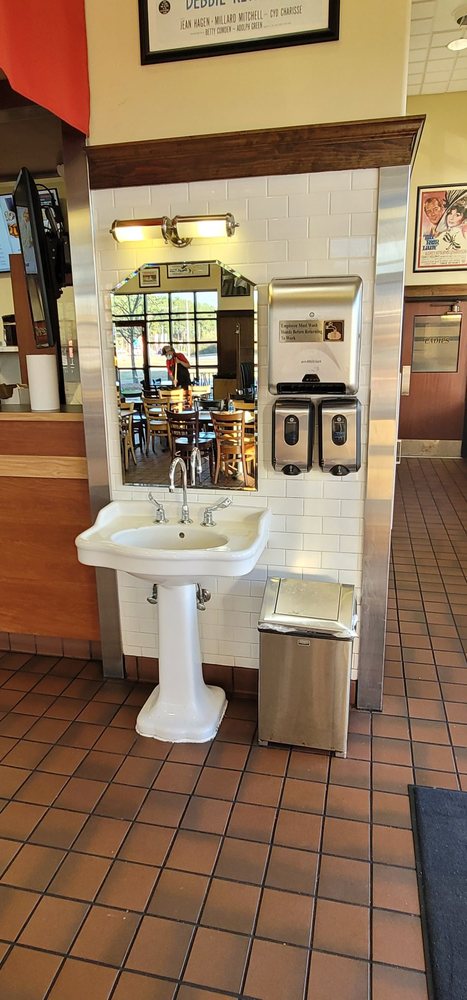 Smithfield's Chicken 'N Bar-B-Q