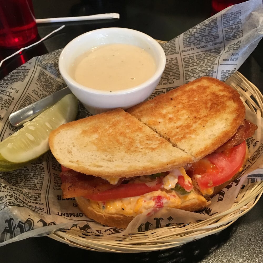 Holly’s Gourmet’s Market & Cafe 157 Photos & 105 Reviews