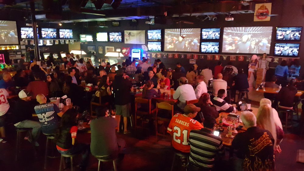 Headliners Sports Bar 21 Photos & 26 Reviews Sports Bars 9804