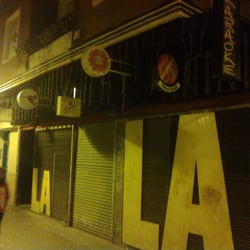 Servicios cercanos a Calle de Enguera