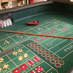 Hemingways casino logo