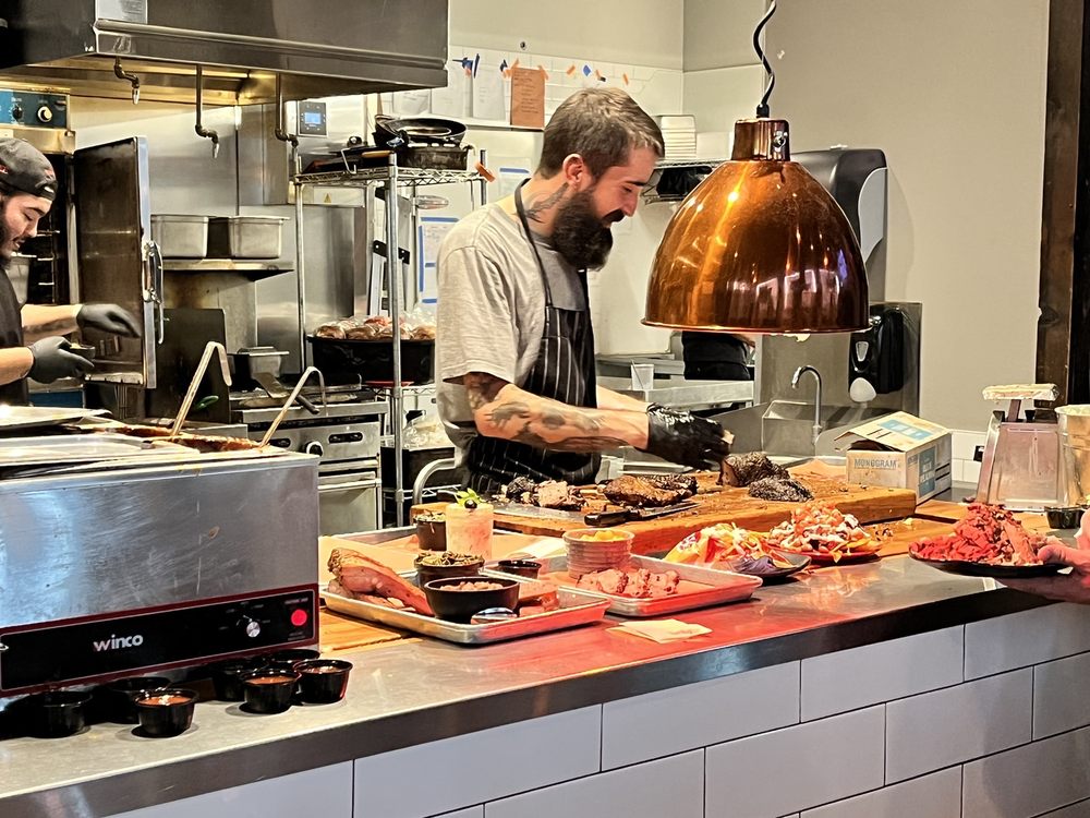 The Smokin' Oak Pit and Drinkery