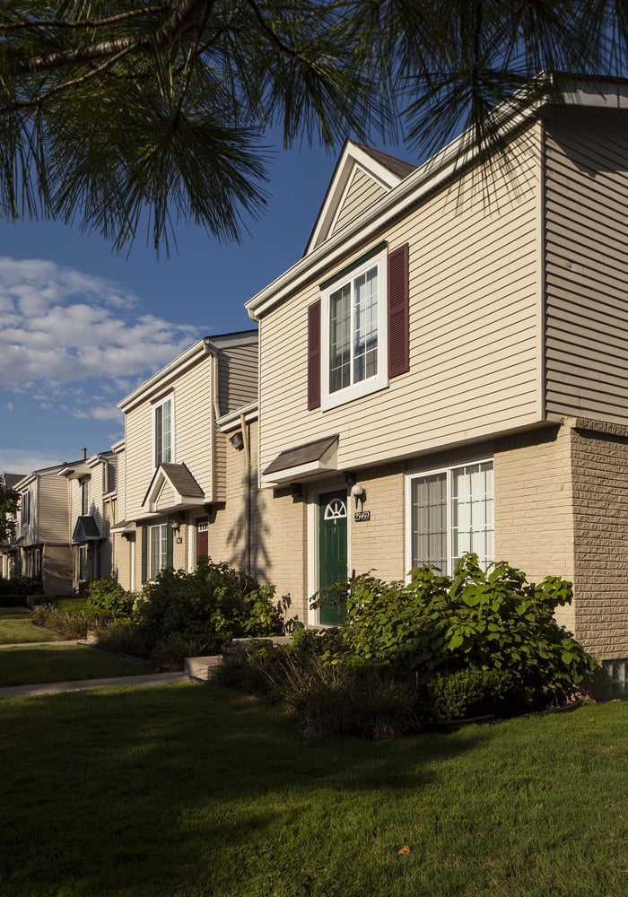 Shorebrooke Townhomes Apartments Apartments 23399 Haggerty Rd, Novi