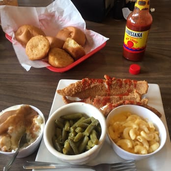 Din S Soul Food 40 Photos 39 Reviews 4375 Stage Photo Of Din S Soul Food Memphis Tn United States 3pc Catfish Dinner