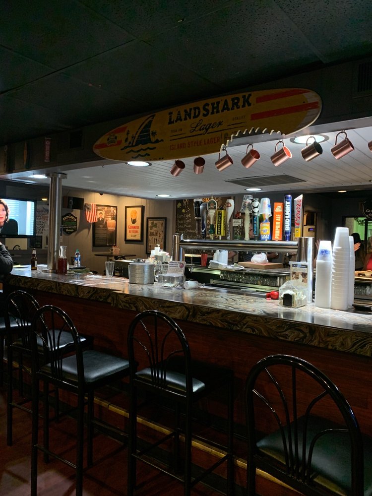 Mogies Irish Pub / Magill Grill