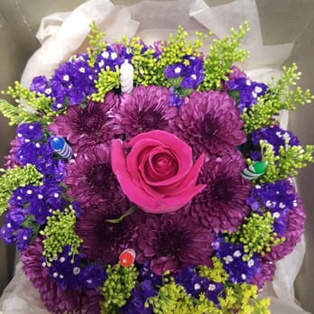 Ward S Florist Greenhouse 24 Photos Reviews Florists Photo Of Ward S Florist Greenhouse Beverly Ma United States Purple Flower