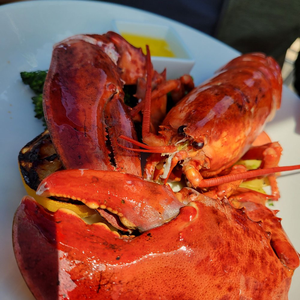 Finn's Seafood Chops Cocktails