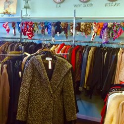 A Dress Change - 23 Photos 