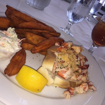 Outriggers Restaurant 53 Photos 120 Reviews Seafood 555 Photo Of Outriggers Restaurant Stratford Ct United States