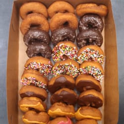 Fluffy Fresh Donuts 60 Reviews 5729 Johnson Dr Mission Photo Of Fluffy Fresh Donuts Mission Ks United States Best All Handmade