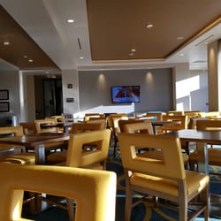 Hampton Inn Mission Valley 85 Photos 130 Reviews Hotels 2151 Photo Of Hampton Inn Mission Valley San Go Ca United States Dining