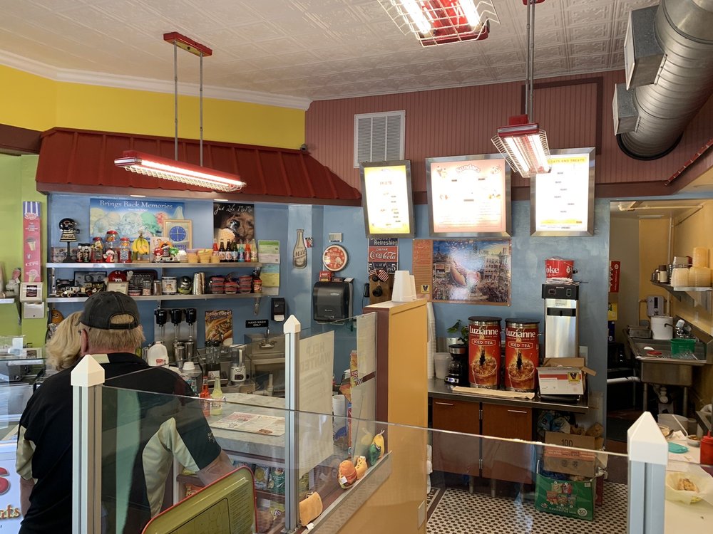 IKE'S Eats and Treats