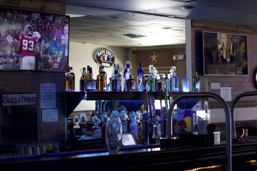 Friends Downtown Bar & Grill
