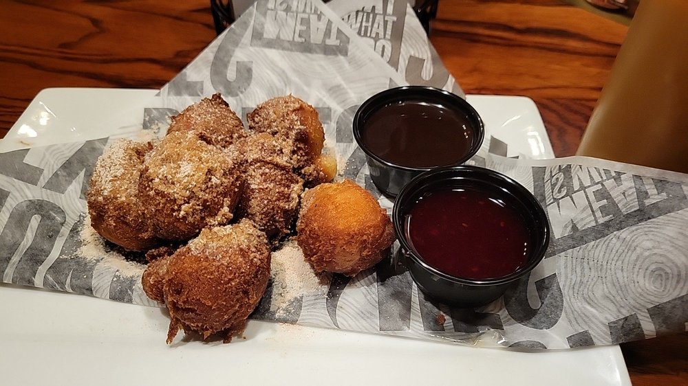 Smokey Bones 