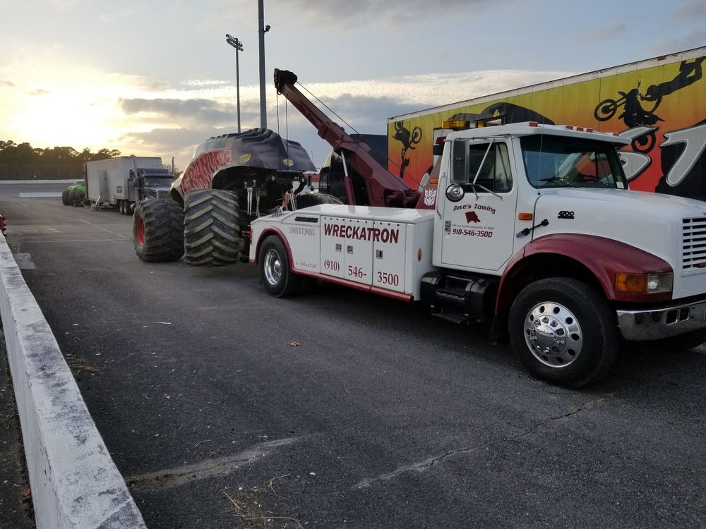 Towing business in Half Moon, NC