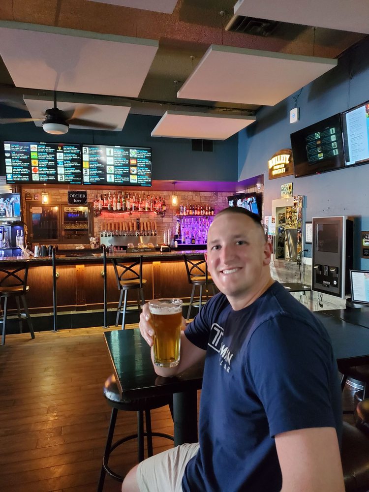 Stevie's Bar and Grill