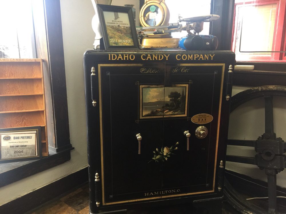 Idaho Candy 14 Photos Candy Stores 412 S 8th St, Boise, ID