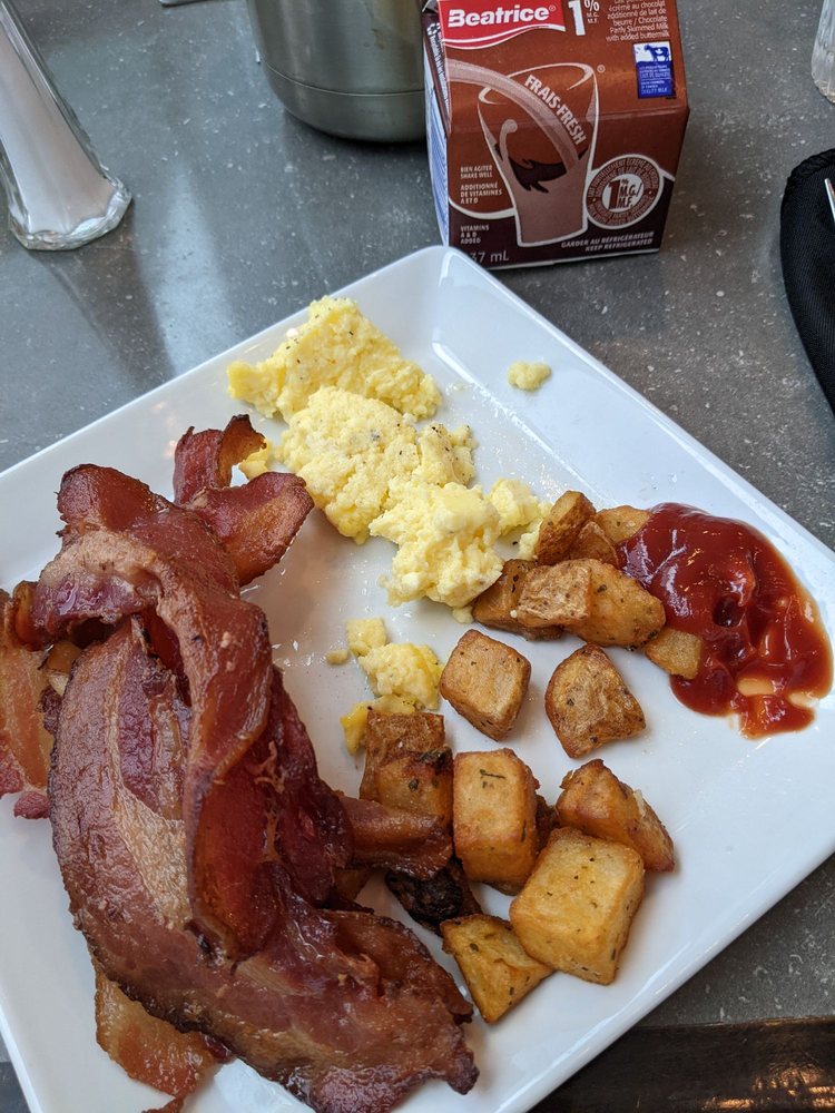 The Hub at Holiday Inn