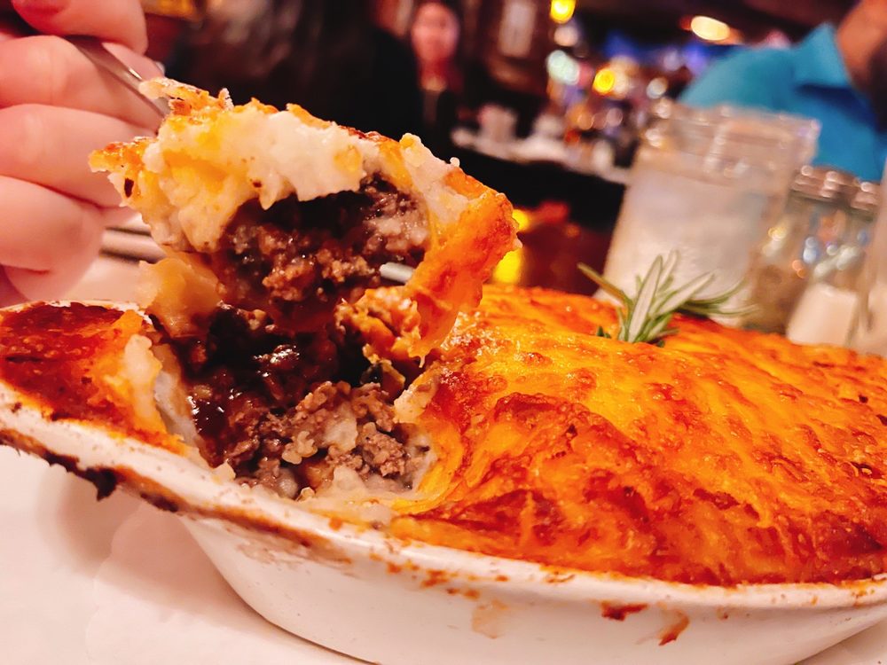 The Field Irish Pub & Eatery