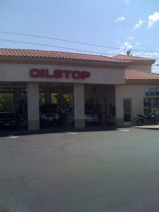 Oilstop Drive Thru Oil Change 44 Photos & 231 Reviews Oil Change Stations 23500 Valencia