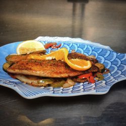 Baytown Seafood Restaurant 79 Photos 28 Reviews Photo Of Baytown Seafood Restaurant Pasadena Tx United States Pescado A