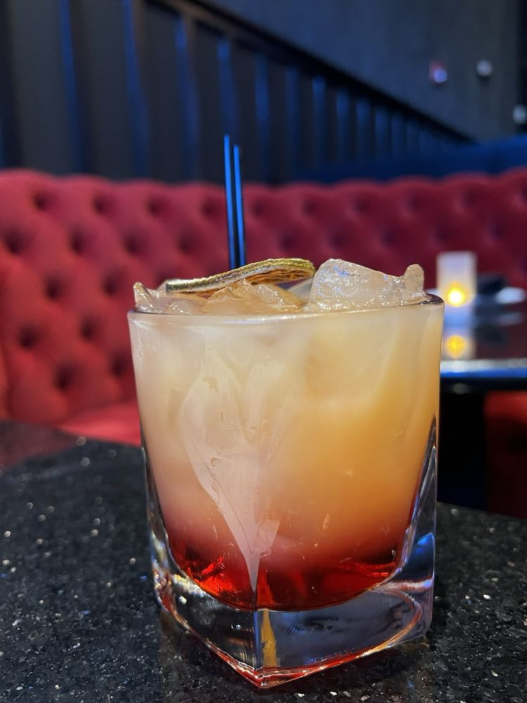 Bonnie and Clyde's Lounge