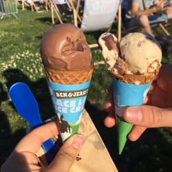 Photo of Parc de Gerland - Lyon, France. Peace, love & ice cream