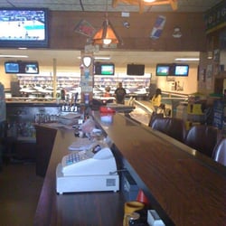 Mapleway Bowl Restaurant Pizza N56w39433 State Road 16 Photo Of Mapleway Bowl Restaurant Oconomowoc Wi United States
