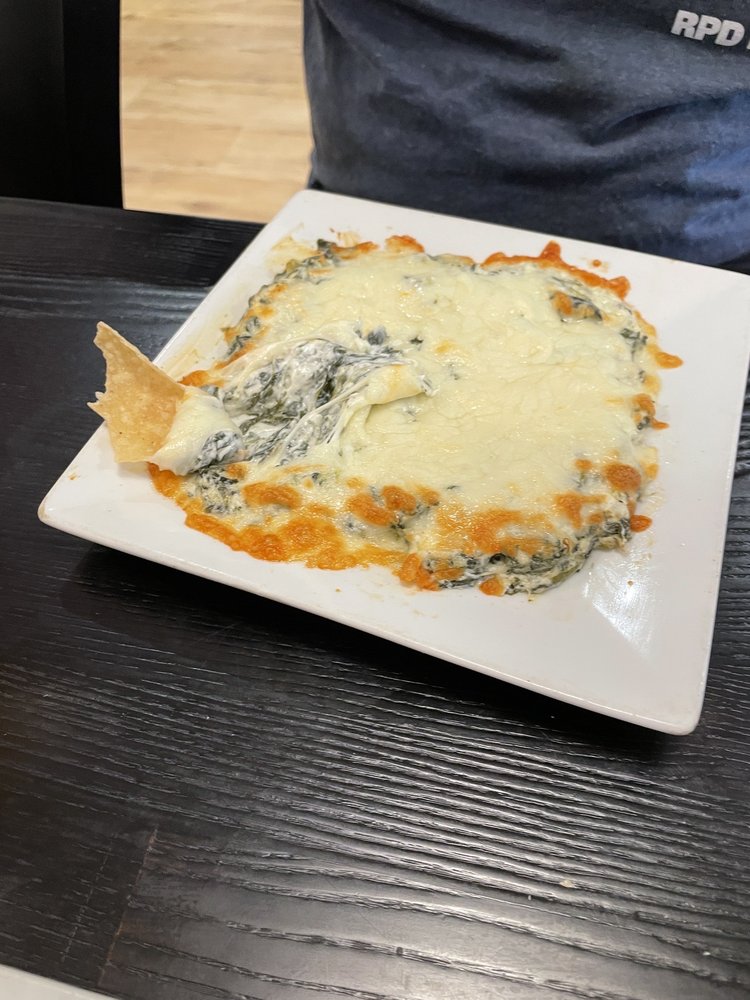 Mundos Latin Grill & Cantina