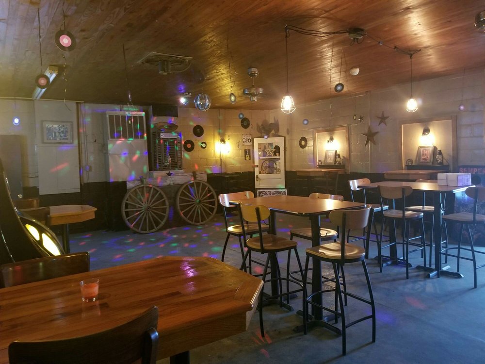Wagon Wheel Bar & Saloon