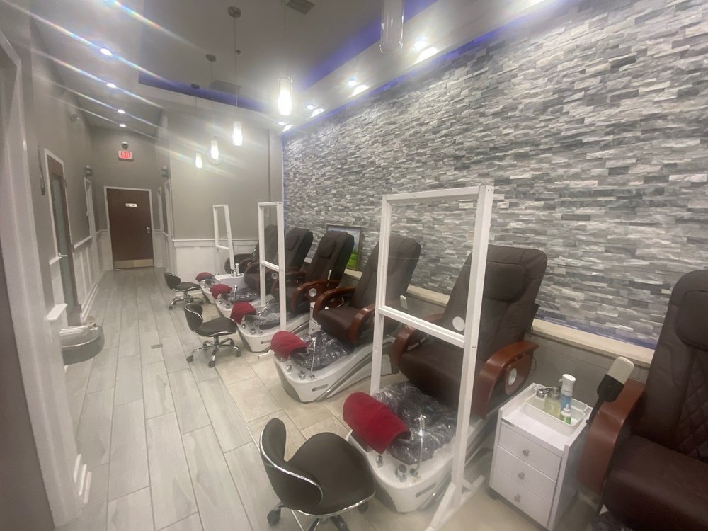 Best Nail Salon