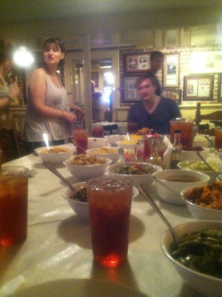 Mrs Wilkes Dining Room Savannah Ga Yelp 520510 Pacte Contre Hulot Info The Lady Amp Sons Savannah Ga Yelp Olde Pink House Pageinsidercom Americas 50 Best Fried En Spots Msn Tagalog