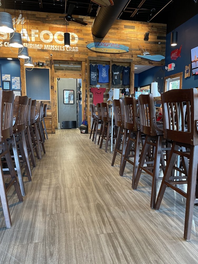 Shuckin' Shack Oyster Bar