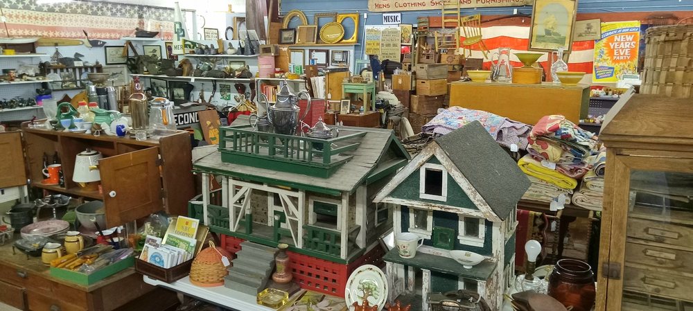 Maine Barn & Attic Antiques