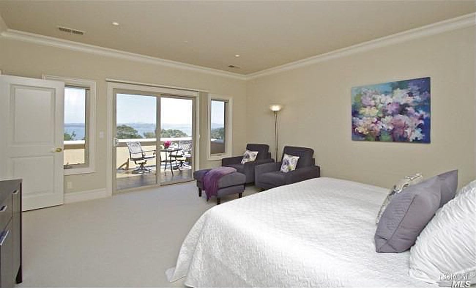 image of business UPSTAGE Marin