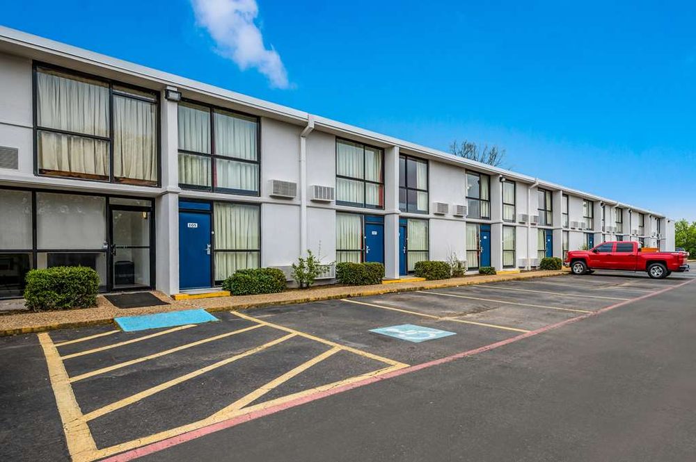 Motel 6