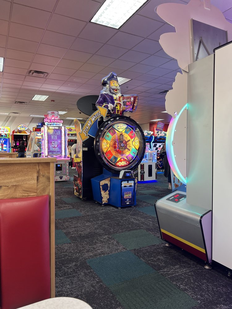 Chuck E. Cheese