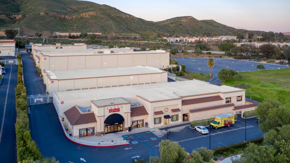 Hollywood Storage Center of Thousand Oaks