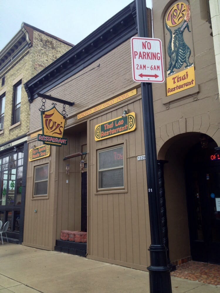 Toys Restaurant 10 Reviews Thai 1229 N 8th, Sheboygan, WI