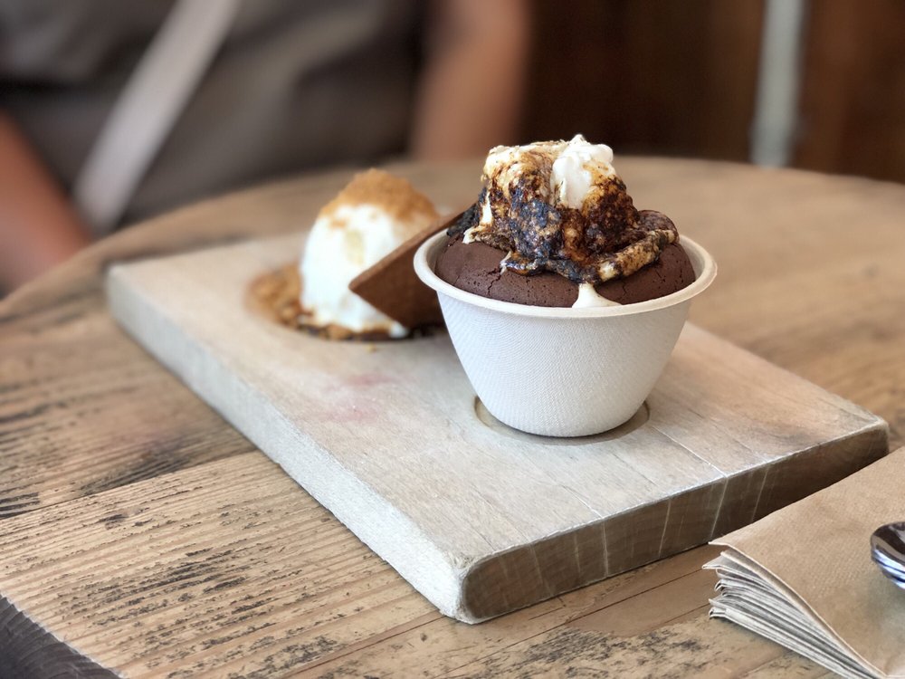 Hot Cakes Molten Chocolate Cakery