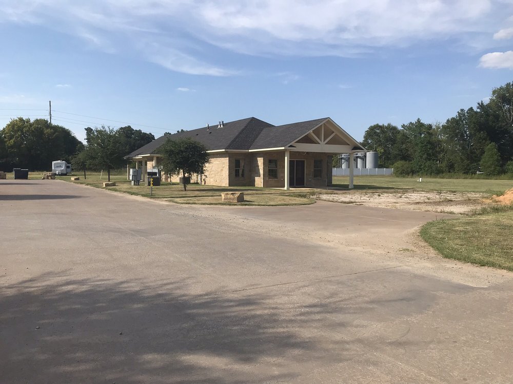 RV Rentals in Garrison, TX Geronimo Village