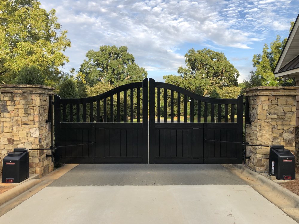 Champion Fence Builders