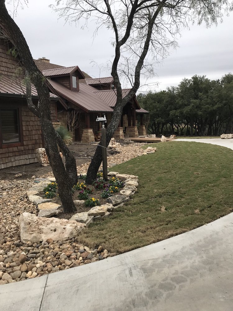 Dry Creek Bed Designed And Created By Cantu Nursery Round Rick Photo Of Cantu Nursery Landscape Round Rock Tx United States Dry