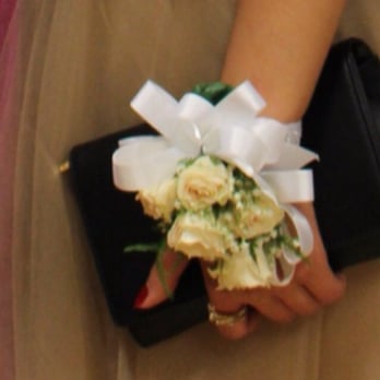 Metro Fl Designs 63 Photos 25 Reviews Designers Photo Of Metro Fl Designs Great Neck Ny United States The Corsage