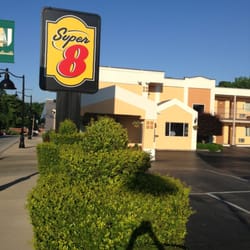Super 8 By Wyndham Belleville St Louis Area Hotels 600 East Photo Of Super 8 By Wyndham Belleville St Louis Area Il